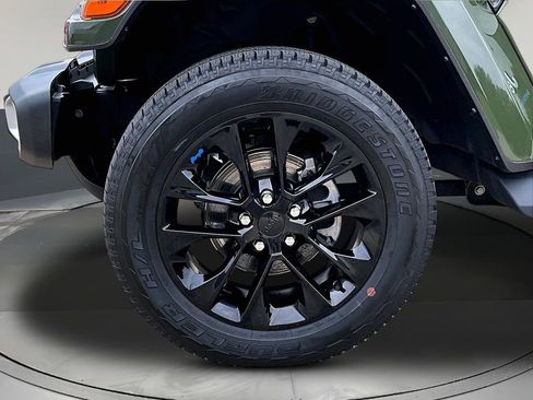 Used 2023 Jeep Wrangler Unlimited Sahara w/ Cold Weather Group AWD/4WD image 31