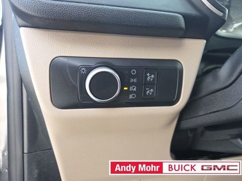 Used 2020 Ford Escape SE image 28