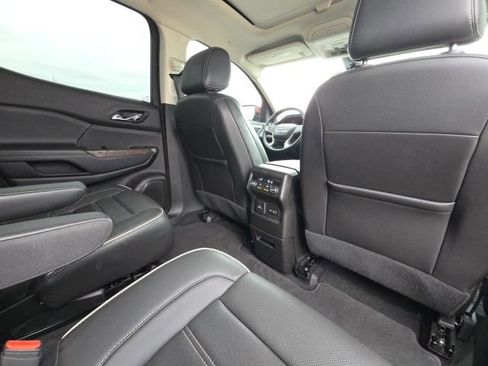 Used 2023 GMC Acadia Denali w/ Denali Technology Package image 17