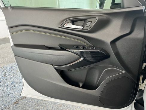 New 2026 Chevrolet Trax LT w/ Sunroof Package FWD image 29