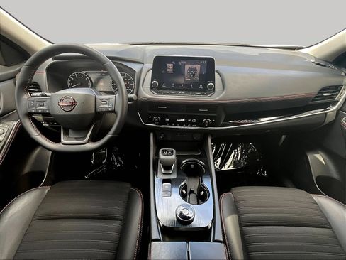 Certified 2025 Nissan Rogue SV AWD/4WD image 9