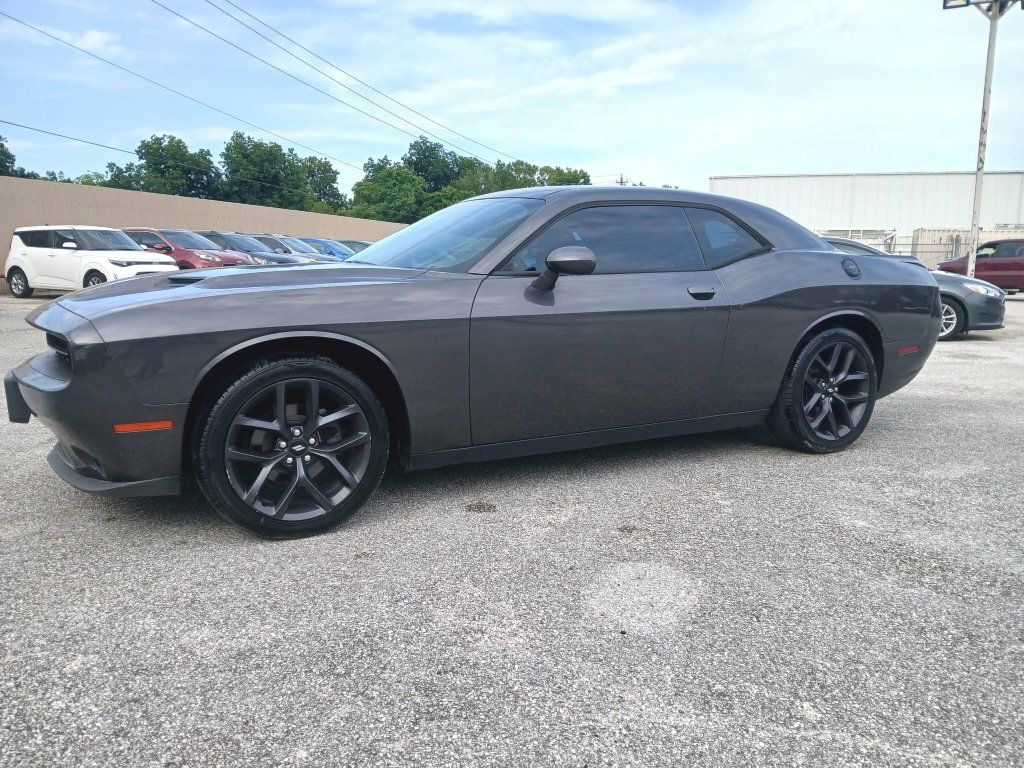 Used 2019 Dodge Challenger SXT w/ Blacktop Package RWD image 3