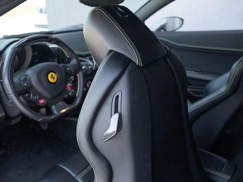 Used 2015 Ferrari 458 Italia Coupe RWD image 53