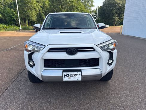 Used 2024 Toyota 4Runner TRD Off-Road Premium w/ Moonroof Package AWD/4WD image 2