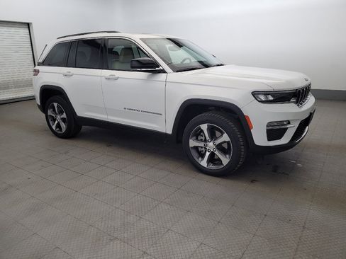 Used 2023 Jeep Grand Cherokee 4WD 4xe image 11