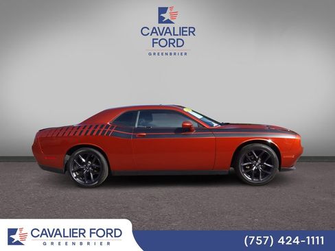 Used 2020 Dodge Challenger SXT w/ Blacktop Package RWD image 2
