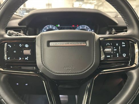 Used 2025 Land Rover Range Rover Velar Dynamic SE image 18
