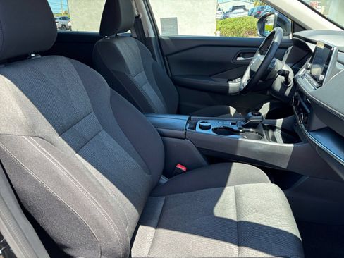 Used 2025 Nissan Rogue SV AWD/4WD image 38