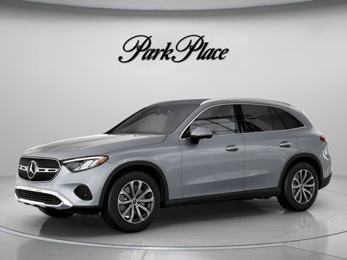 Used 2026 Mercedes-Benz GLC 300 image 2