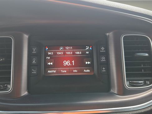 Used 2016 Dodge Charger SE image 10