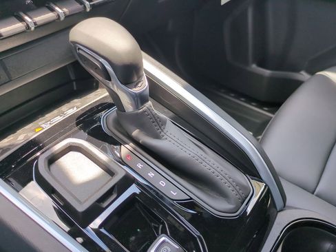 New 2025 Chevrolet Colorado LT w/ LT Convenience Package image 16