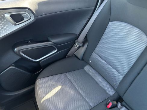Used 2025 Kia Soul LX w/ LX Technology Package FWD image 37