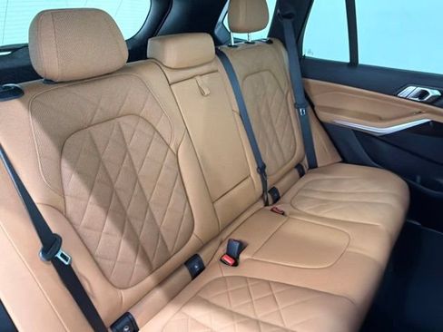 Used 2023 BMW X5 xDrive40i w/ M Sport Package AWD/4WD image 22