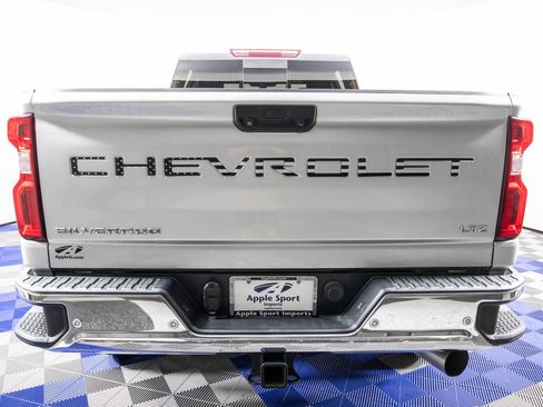 Used 2020 Chevrolet Silverado 2500 LTZ w/ LTZ Plus Package image 5