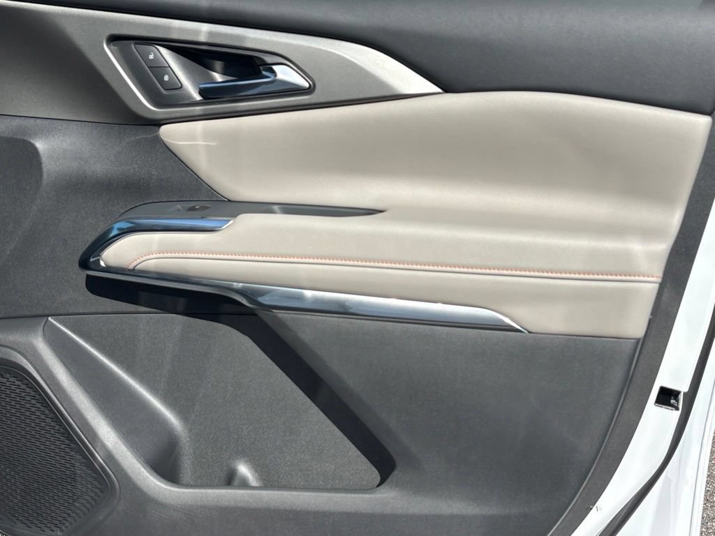 New 2027 Chevrolet Traverse LT FWD image 33