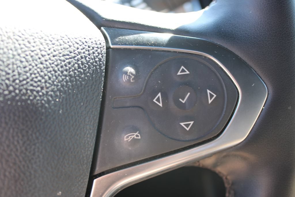 Used 2023 Chevrolet Traverse Premier FWD image 42