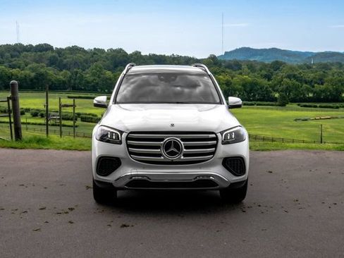 Used 2024 Mercedes-Benz GLS 450 4MATIC image 3