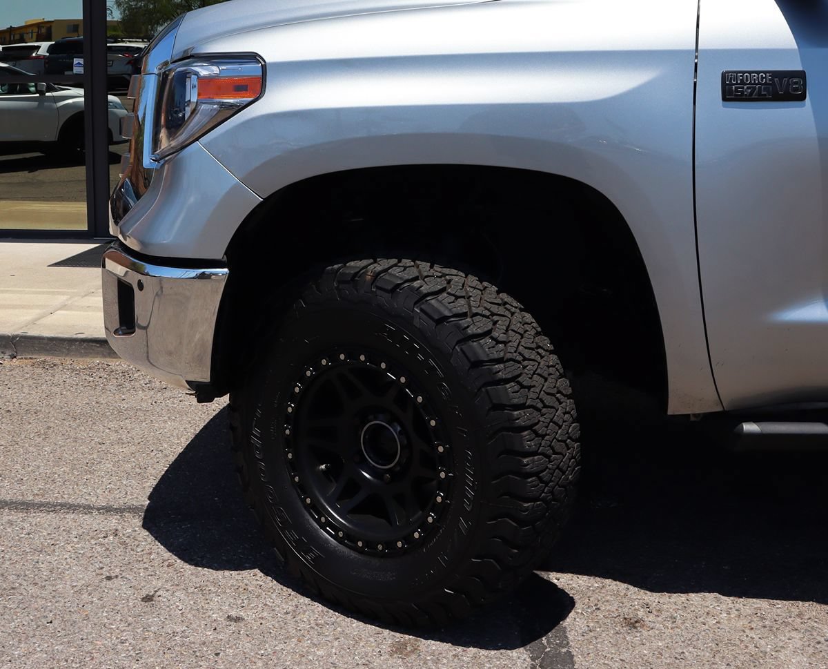 Used 2018 Toyota Tundra Limited w/ Limited Premium Package AWD/4WD image 5