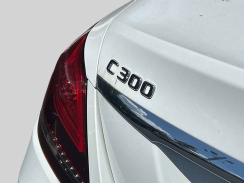 Used 2019 Mercedes-Benz C 300 4MATIC Sedan image 12
