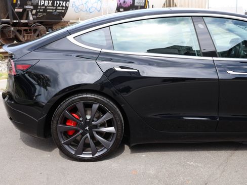 Used 2020 Tesla Model 3 Performance image 29