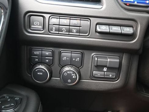 Used 2023 Chevrolet Tahoe Premier w/ Premium Package AWD/4WD image 14