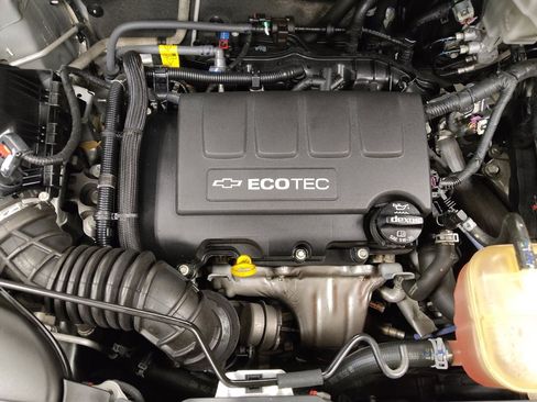 Used 2020 Chevrolet Trax LS w/ Tint and Cruise Package image 30