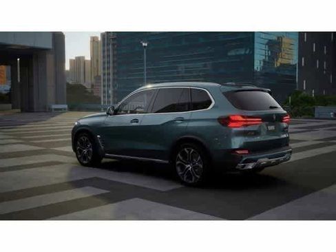 Used 2026 BMW X5 sDrive40i w/ Climate Comfort Package RWD image 2