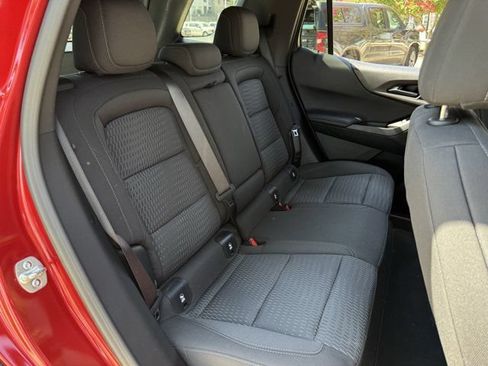 Used 2025 Chevrolet Equinox LT FWD image 30