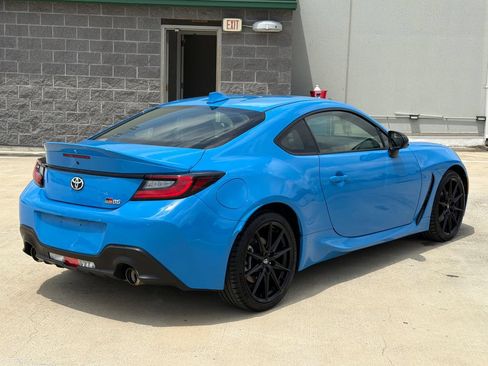 Used 2022 Toyota GR86 Premium RWD image 4