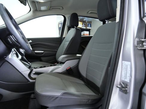 Used 2016 Ford Escape SE w/ SE Cold Weather Package image 18