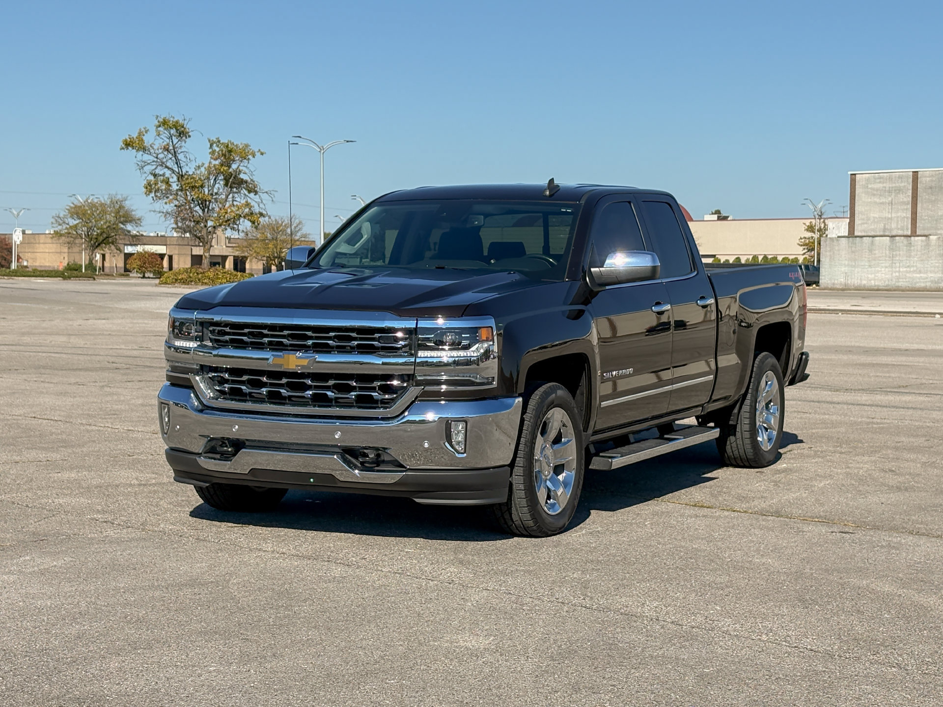 Used 2018 Chevrolet Silverado 1500 LTZ w/ Sport Package AWD/4WD image 4