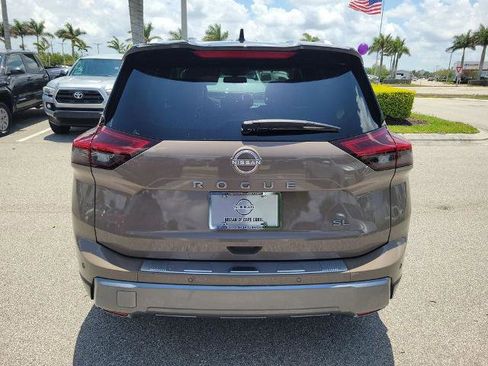 Certified 2024 Nissan Rogue SL w/ SL Premium Package FWD image 6