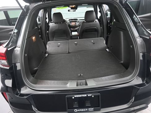 Used 2023 Chevrolet TrailBlazer RS AWD/4WD image 35