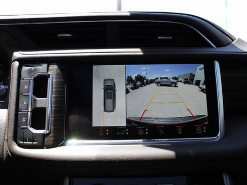 Used 2024 GMC Yukon Denali w/ Advanced Technology Package AWD/4WD image 29