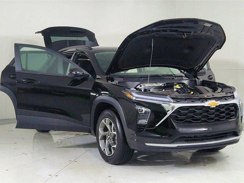 New 2026 Chevrolet Trax LT image 9