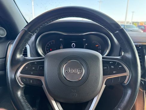 Used 2022 Jeep Grand Cherokee Laredo E w/ Security & Convenience Group image 14