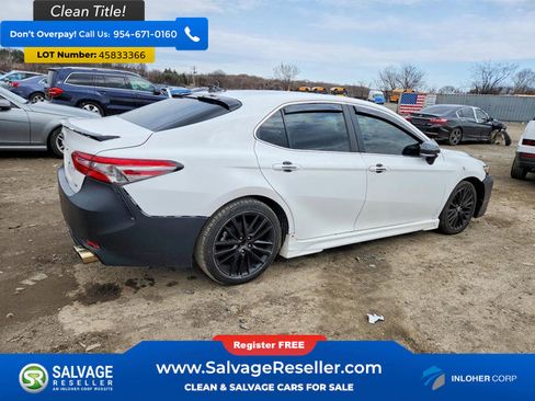 Used 2019 Toyota Camry SE image 4