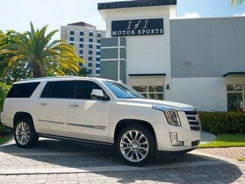 Used 2019 Cadillac Escalade ESV Premium Luxury RWD image 94
