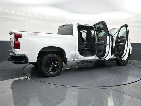Used 2024 Chevrolet Silverado 1500 Custom Trail Boss AWD/4WD image 31
