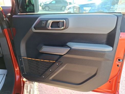Used 2022 Ford Bronco Badlands image 8