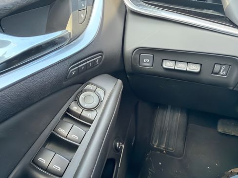 Used 2024 Buick Enclave Avenir AWD/4WD image 16