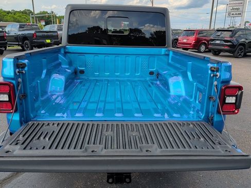 Used 2021 Jeep Gladiator Sport AWD/4WD image 10