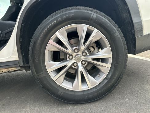 Used 2015 Toyota Highlander XLE FWD image 20