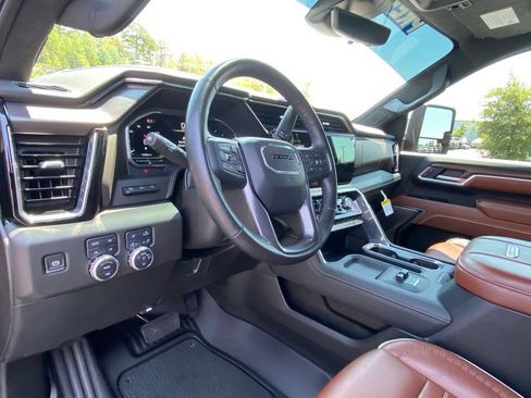Used 2025 GMC Sierra 2500 Denali Ultimate w/ Max Trailering Package AWD/4WD image 9