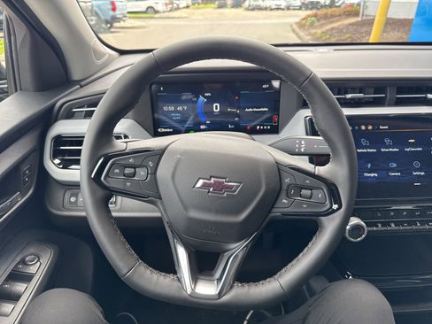 New 2027 Chevrolet Bolt LT w/ Comfort Package FWD image 17