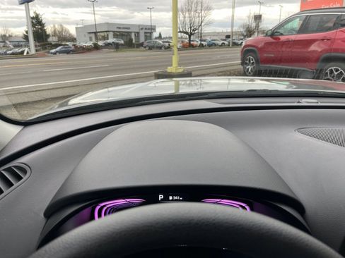 Used 2025 Kia Soul LX w/ LX Technology Package image 32