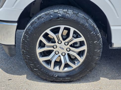 Used 2022 Ford F150 Lariat w/ FX4 Off-Road Package AWD/4WD image 10