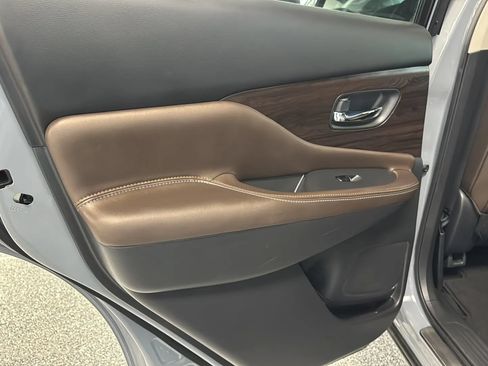 Used 2021 Nissan Murano Platinum w/ Cargo Package FWD image 28