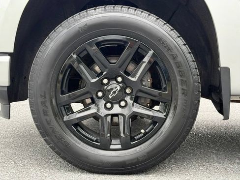 Used 2021 Chevrolet Silverado 1500 Custom w/ Rally Edition AWD/4WD image 16