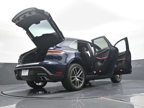 Certified 2023 Porsche Macan S AWD/4WD image 28